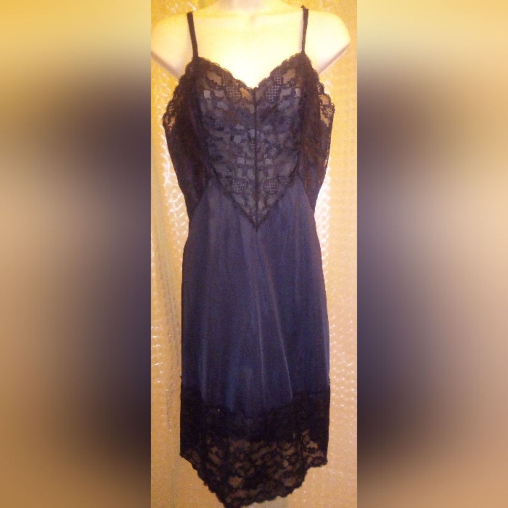 Vintage Vanity Fair Black Slip Size 36 Pinup Photography Retro